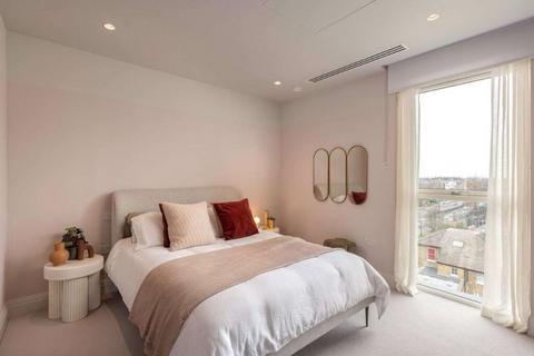 2 bedroom apartment for sale, Aspen Gardens, London W6