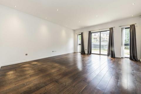undefined, Gunnersbury Mews, London W4