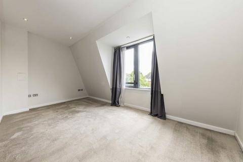 undefined, Gunnersbury Mews, London W4