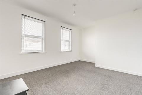 1 bedroom flat for sale, Sugden Road, Worthing, West Sussex, BN11