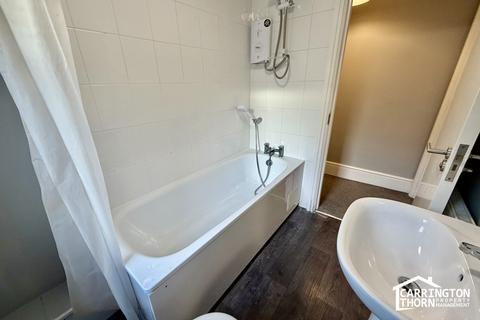 2 bedroom flat to rent, City Road, Birmingham, B17 8LN