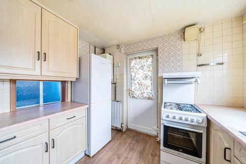 undefined, Woking,  Surrey,  GU21
