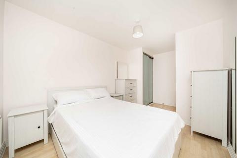 1 bedroom flat for sale, Victoria Road, London W3