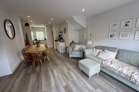4 bedroom semi-detached house for sale, Christchurch Road, Ringwood BH24