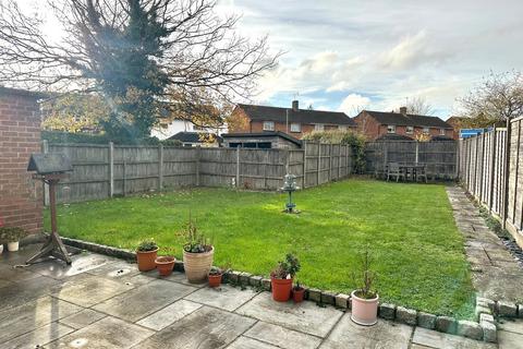 2 bedroom maisonette for sale, Old Dean, Bovingdon HP3