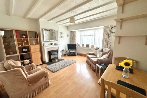 2 bedroom maisonette for sale, Old Dean, Bovingdon HP3