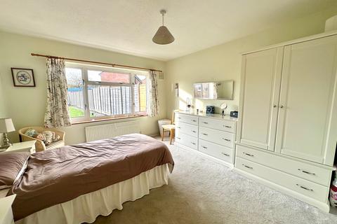 2 bedroom maisonette for sale, Old Dean, Bovingdon HP3