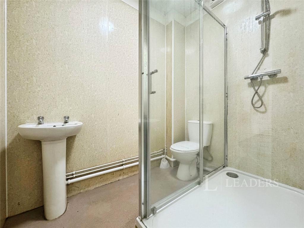 Shower Thorpe