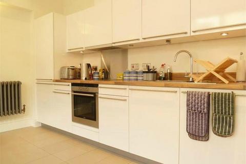 1 bedroom apartment to rent, Kingsway Square, Battersea Park SW11