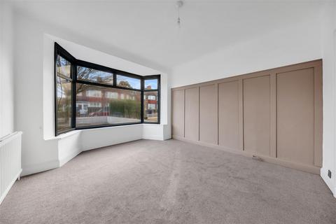 5 bedroom semi-detached house to rent, Cheviot Gardens, London NW2
