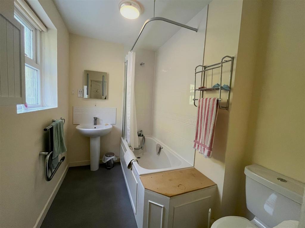 Bedroom 1 en-suite