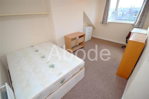 4 bedroom house to rent, Royal Park Avenue, Hyde Park, Leeds