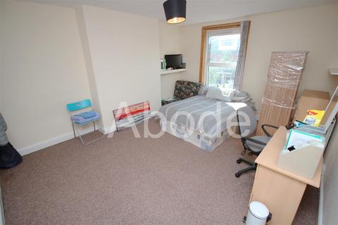 4 bedroom house to rent, Royal Park Avenue, Hyde Park, Leeds