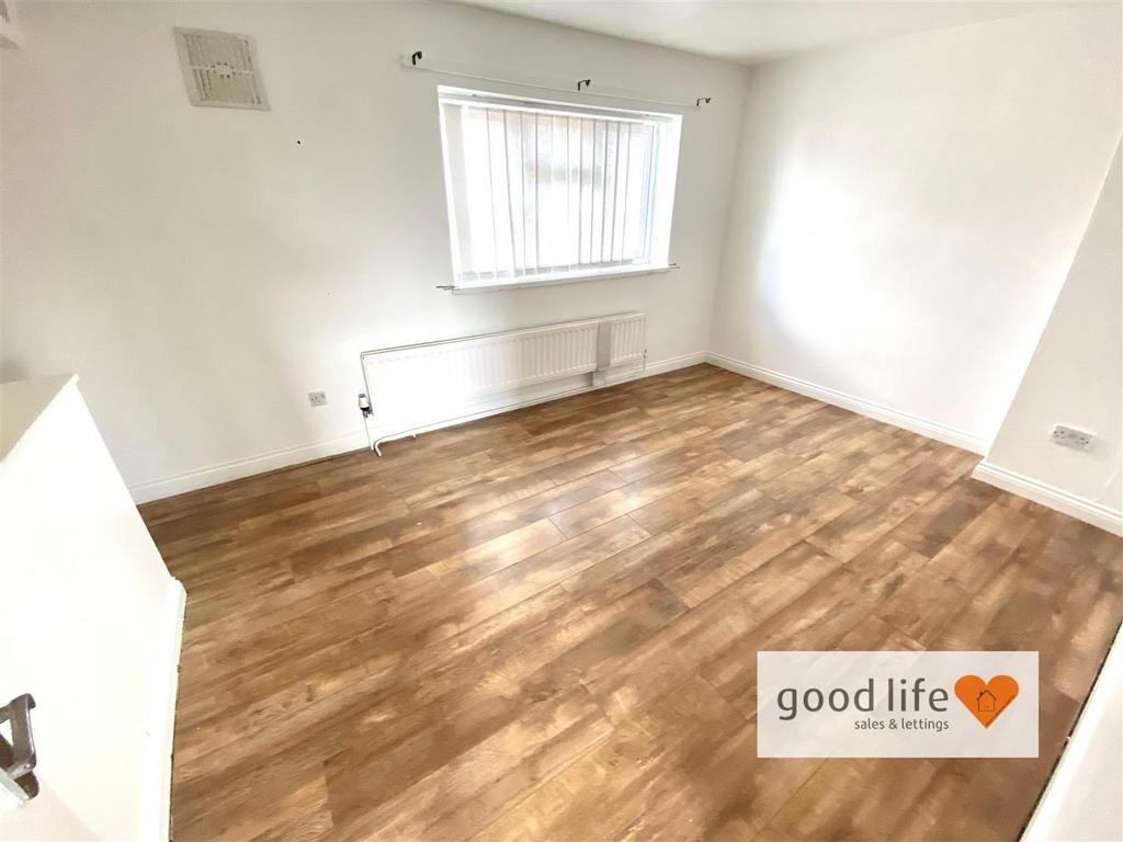 20251006 113404737 i OS94 RENFREW.jpg