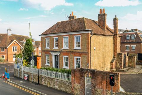 undefined, Brighton Road, Surrey GU7