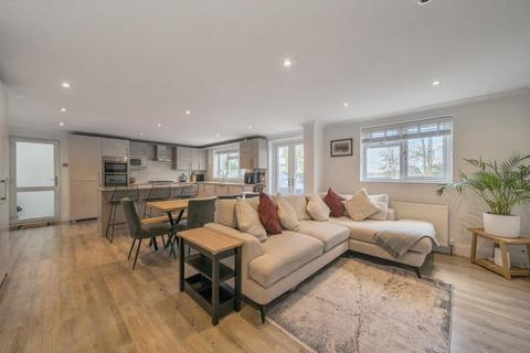 undefined, Prospect Avenue, Farnborough GU14