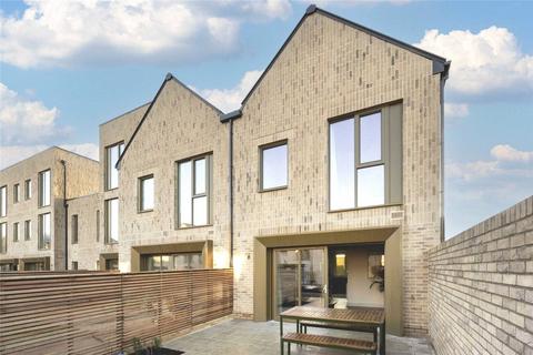 3 bedroom terraced house to rent, Ayrton Avenue, Eddington, Cambridge