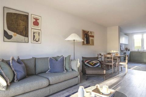 3 bedroom terraced house to rent, Ayrton Avenue, Eddington, Cambridge