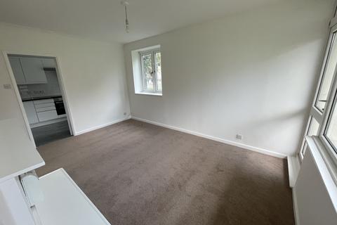 2 bedroom flat to rent, Casterbridge Road