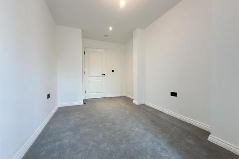 1 bedroom apartment to rent, Springwell Gardens, Whitehall Road, Leeds LS12