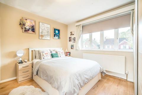 undefined, Seymour Gardens, Feltham TW13