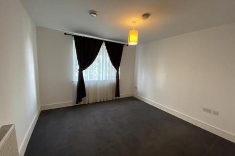 2 bedroom flat to rent, Town Lane, Staines TW19