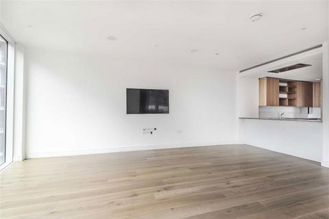 3 bedroom flat to rent, Juniper Drive, London SW18