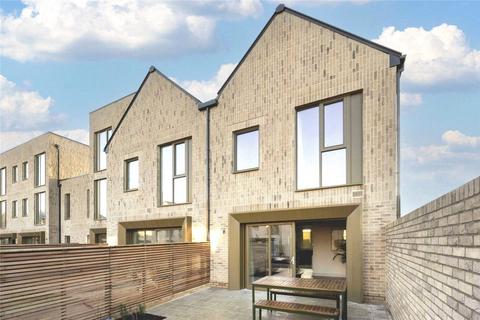 3 bedroom terraced house to rent, Ayrton Avenue, Eddington, Cambridge