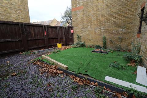 1 bedroom maisonette to rent, Isambard Place, Rotherhithe SE16