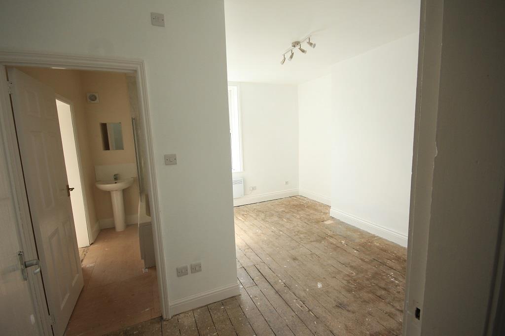 Panoramic bathroom.jpg