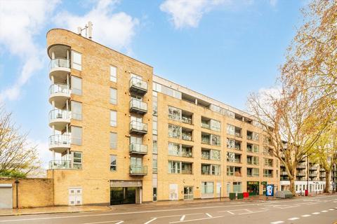 2 bedroom flat to rent, Chiswick High Road, London W4