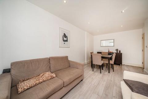 2 bedroom flat to rent, Chiswick High Road, London W4