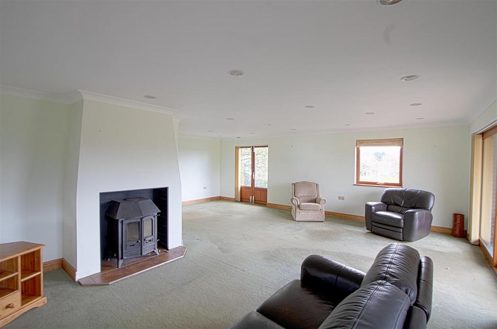 Lounge 2.jpg
