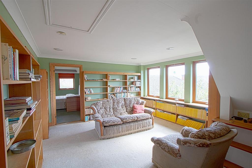 Upstairs foyer.jpg