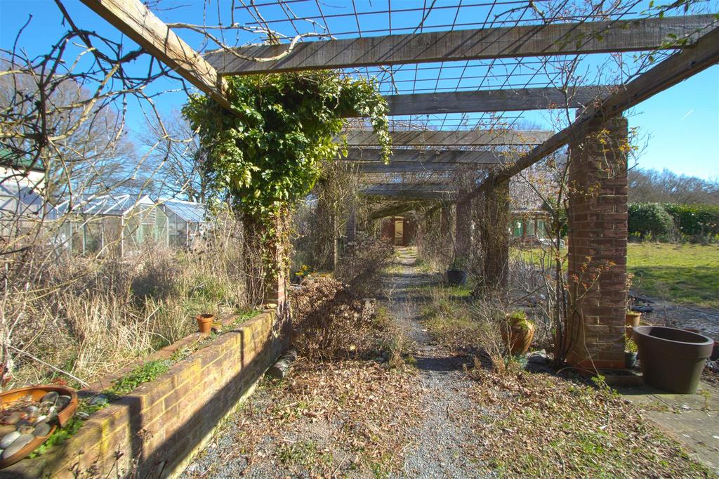 PERGOLA.jpg