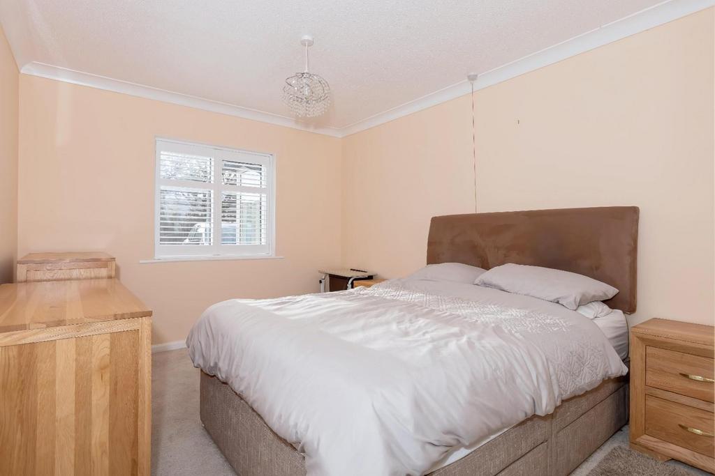 Amberley Court 6.jpg