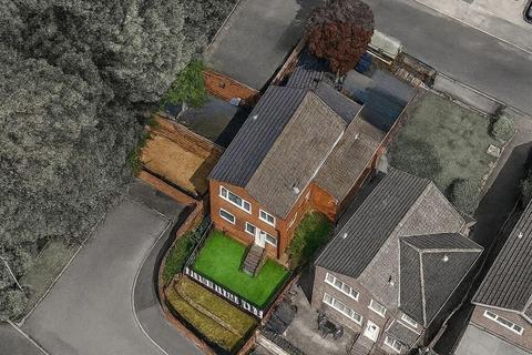 3 bedroom detached house for sale, Wheelwright Close, Leeds
