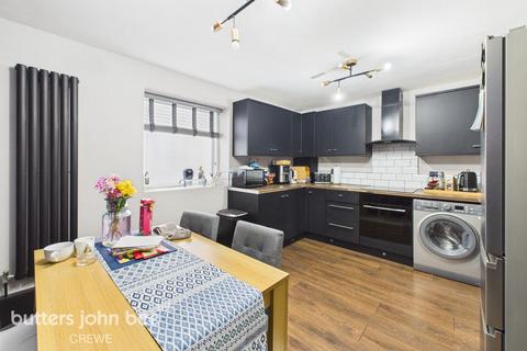 3 bedroom terraced house for sale, Derrington Avenue, Crewe