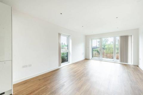 3 bedroom flat to rent, Monarch Court, Stanmore, HA7