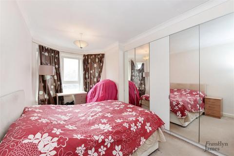 1 bedroom apartment to rent, Mercury Court, Homer Drive, E14