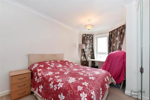 1 bedroom apartment to rent, Mercury Court, Homer Drive, E14