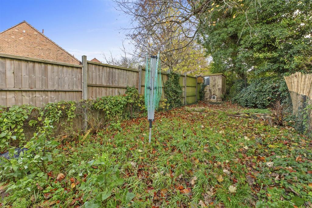 46 Lawsone Rise, HP13 5 NS-10.jpg