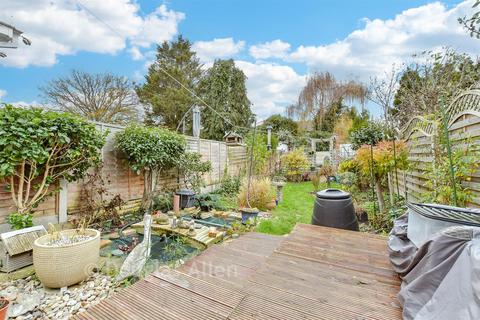 3 bedroom end of terrace house for sale, Havering Gardens, Chadwell Heath, Essex