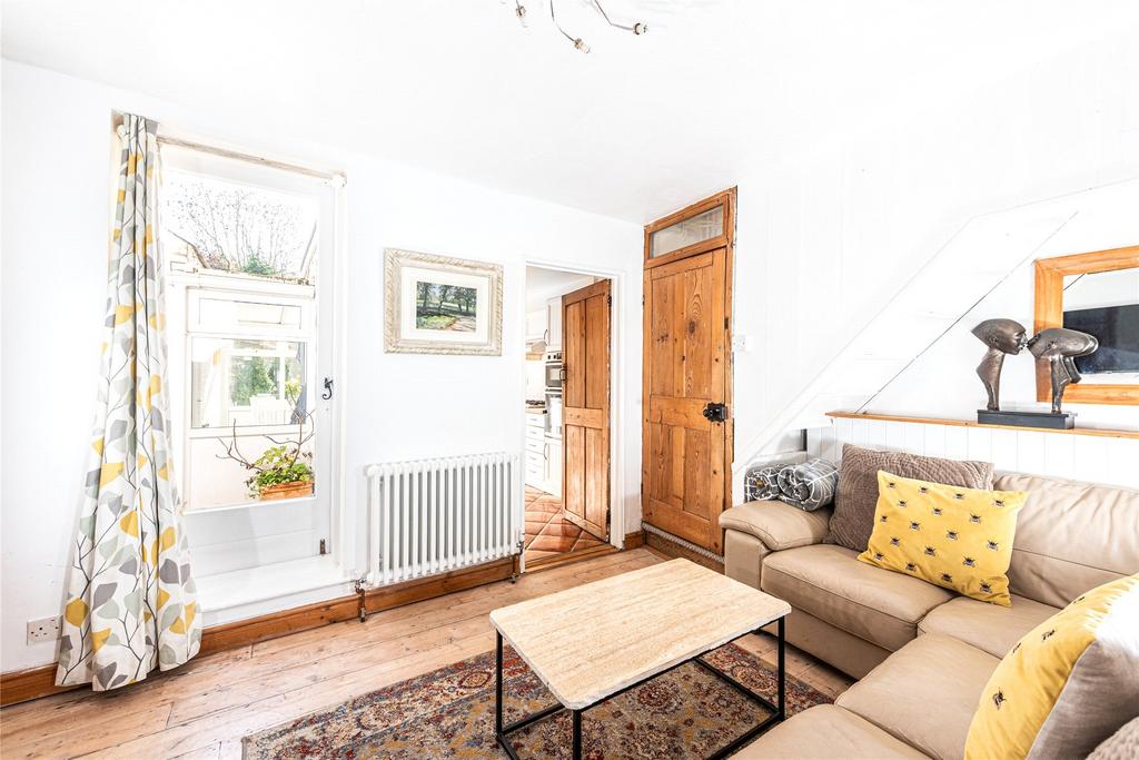 Snug/Dining Room