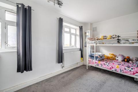 undefined, London Road, Mitcham, CR4