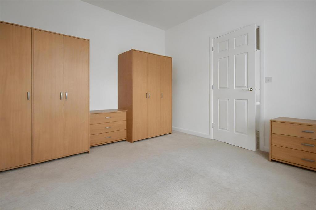 Master Bedroom.jpg