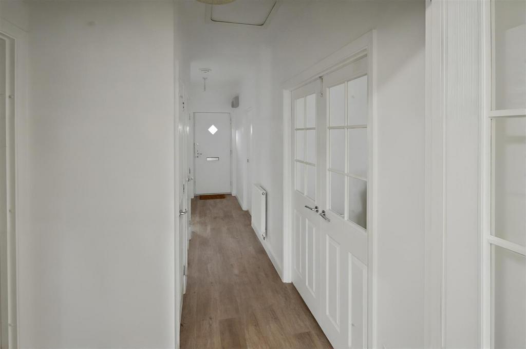 Hall way 2.jpg