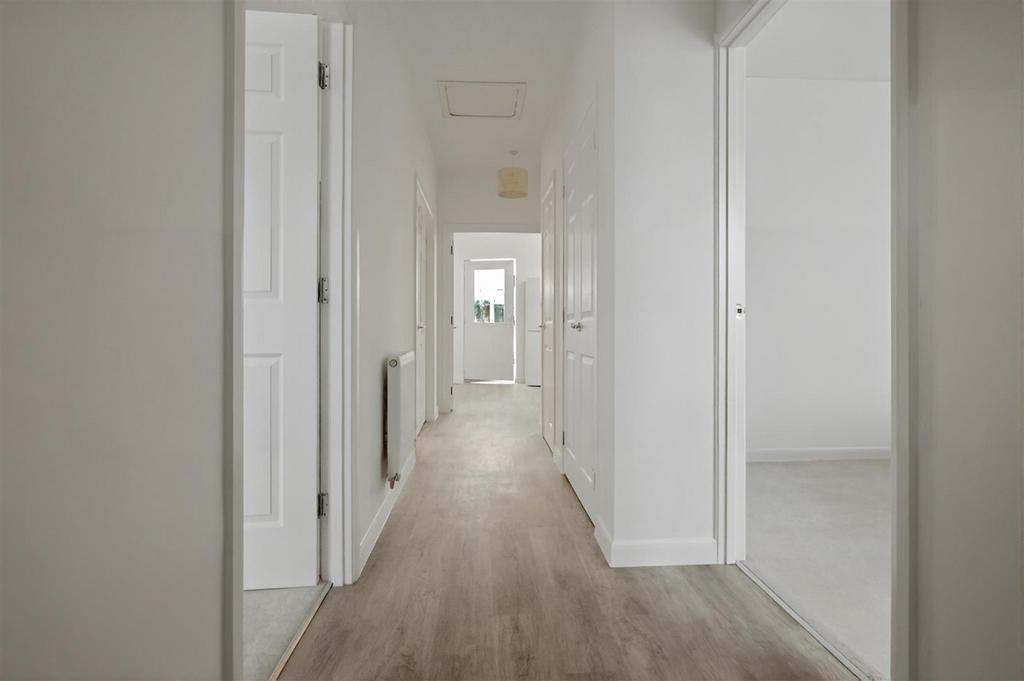 Hall way.png