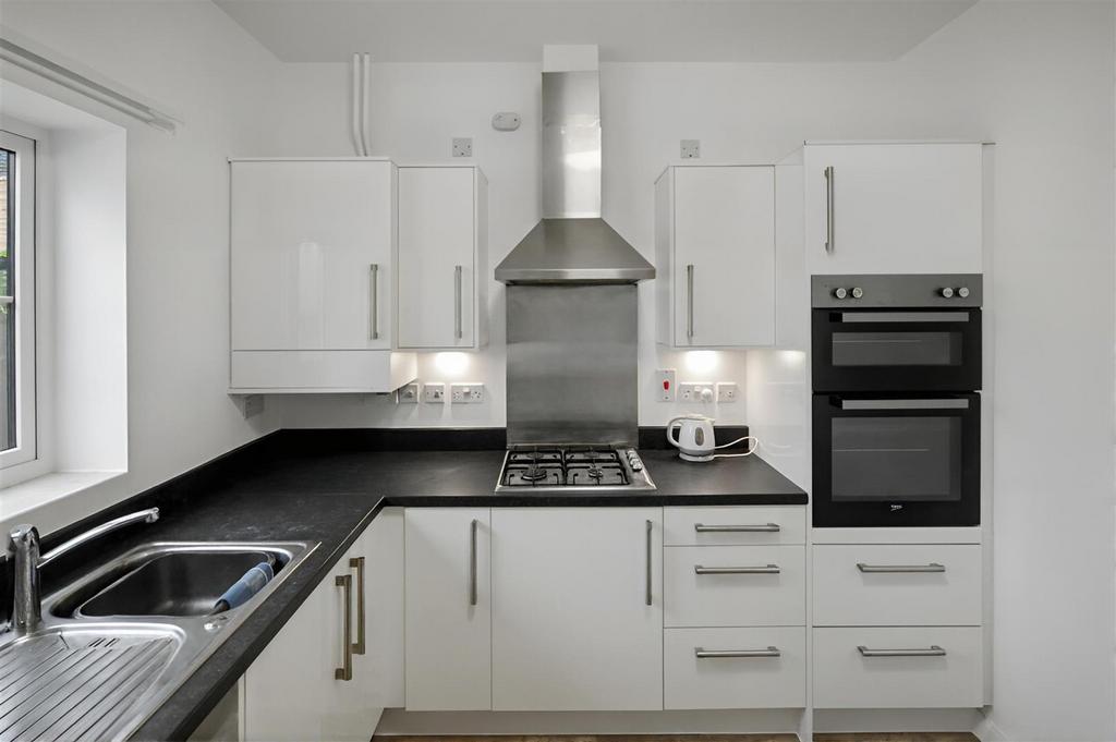 Kitchen 1.jpg