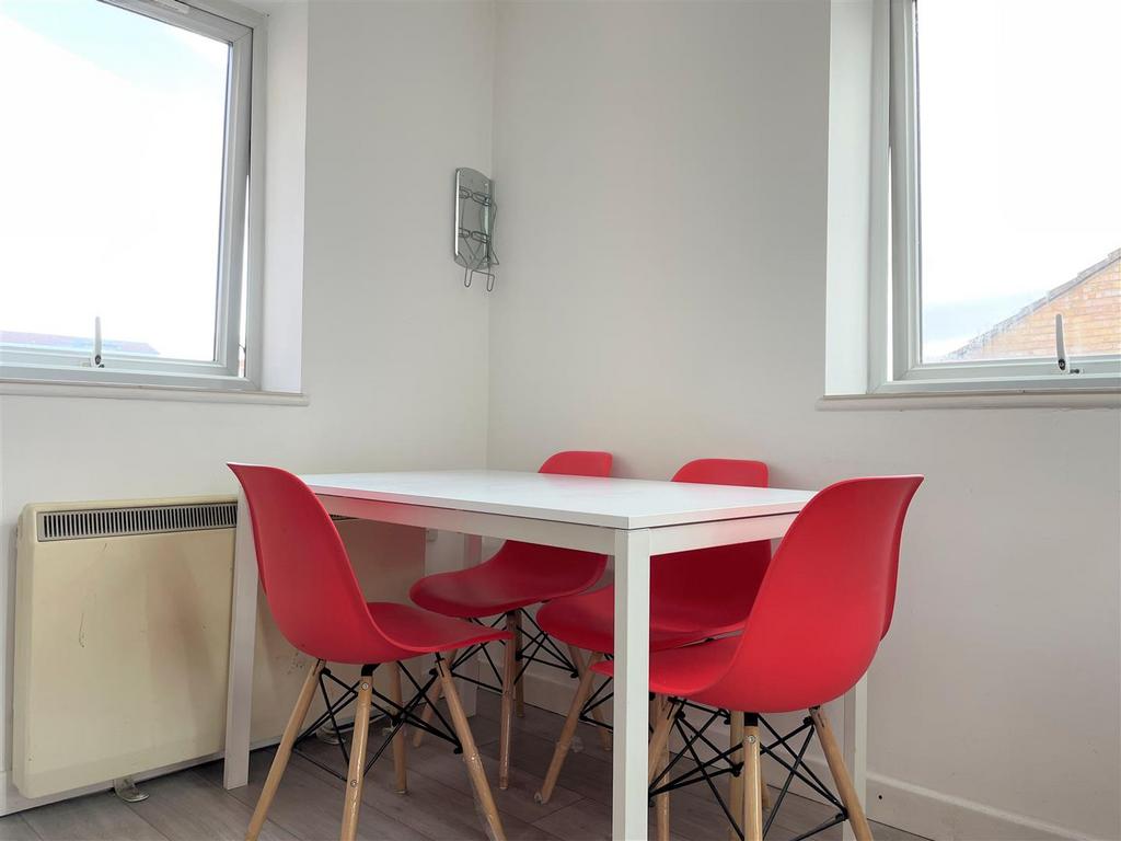 Kitchen 3.jpg